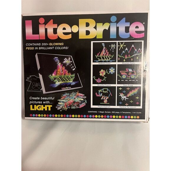 Lite-Brite 2019 Hasbro Toy 214 Pieces Bigger Brighter Screen 4+ - Picture 2 of 4